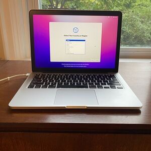 Apple MacBook Pro 13” Mid-2015 Laptop
